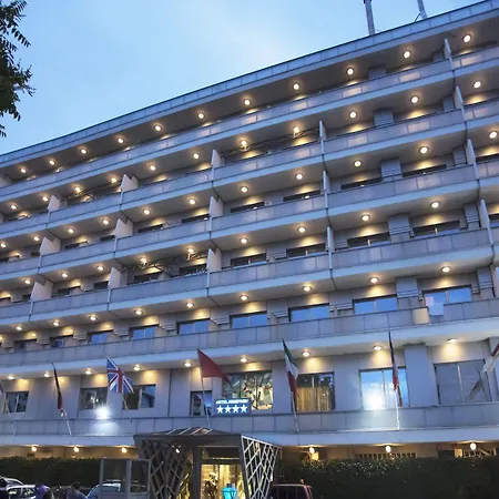 Xenophon 4* Atenas